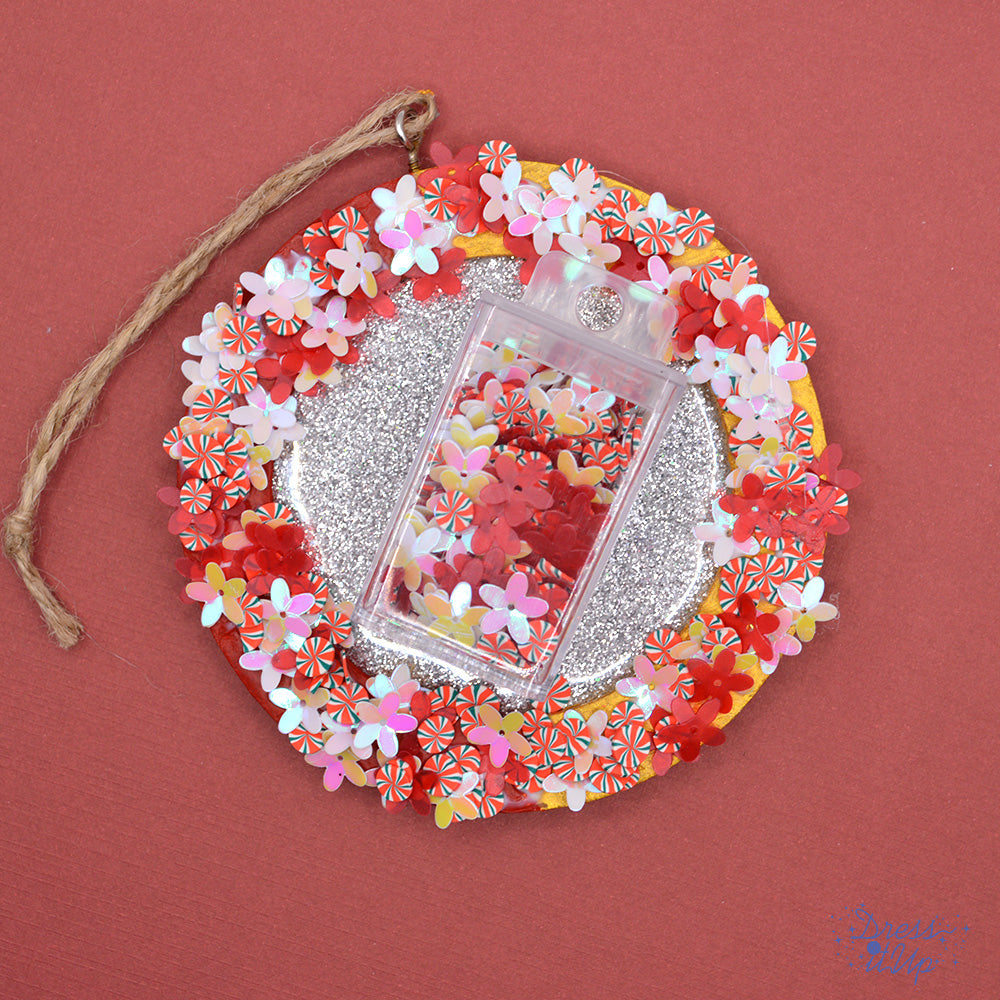 Sequins and Stardust Bead Shakers in Peppermint